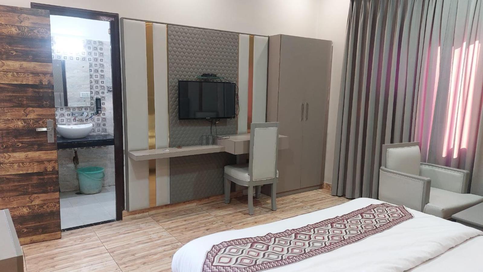Hotel Rajshree Tanakpur Exterior photo